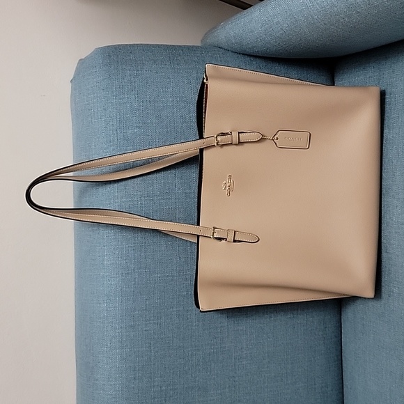 Coach Handbags - COACH BAG